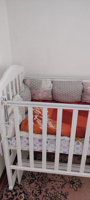 Манеж. Кровать детская.  Продам  срочно