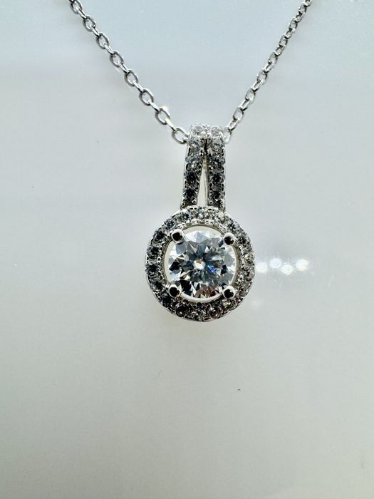 Сребърно колие с мойсанит ( диамант) 0.5 карата