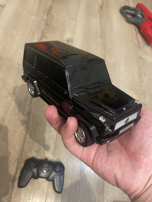 Машинка на пульте управление