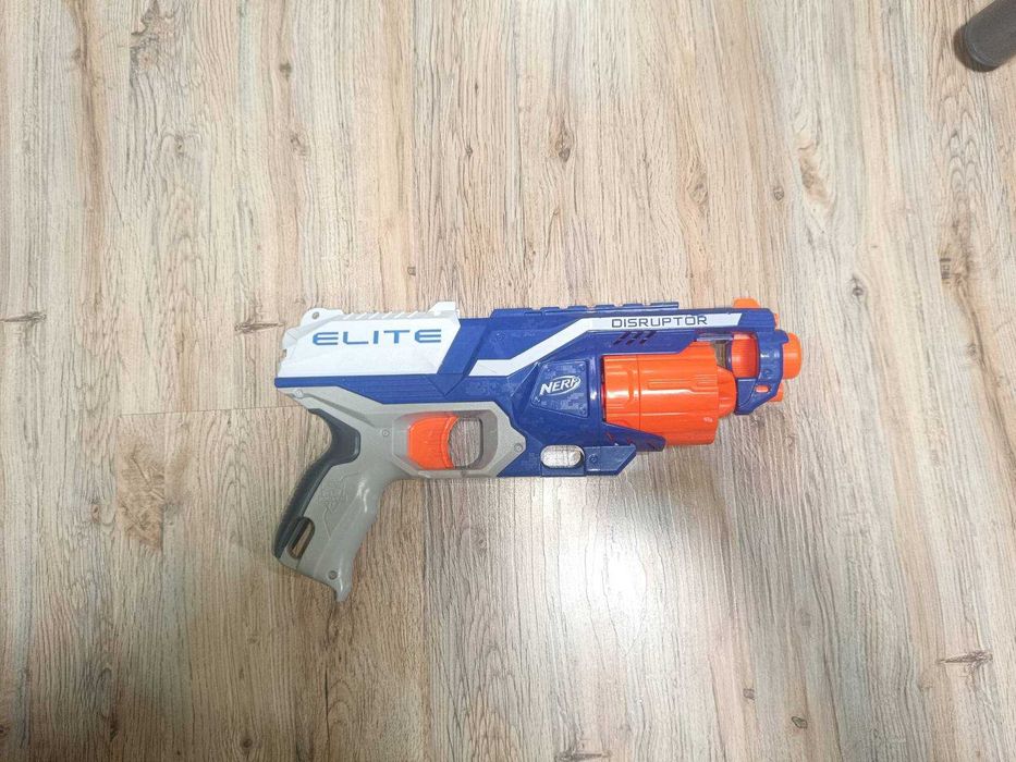 Комплект Hasbro Nerf бластери (9 бр.) + патрони – отлично състояние