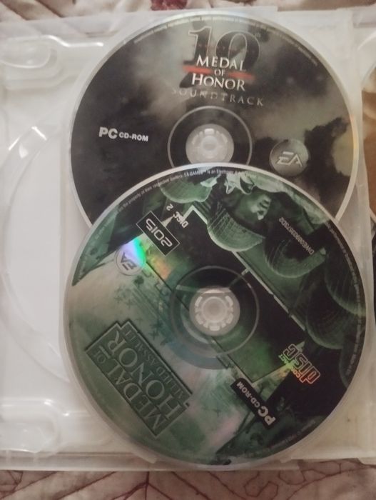 Am 6 cd jocuri pc 50 lei buc