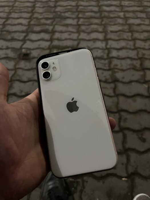Продам айфон 11