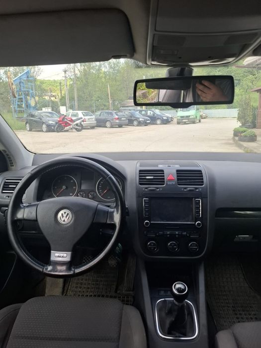 Vw golf 5 . 1.9 bkc .