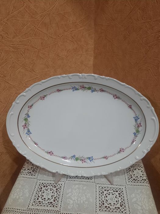 Старая "Каhla"  красивое, сервировочное, овальное блюдо (38×27см).
Без