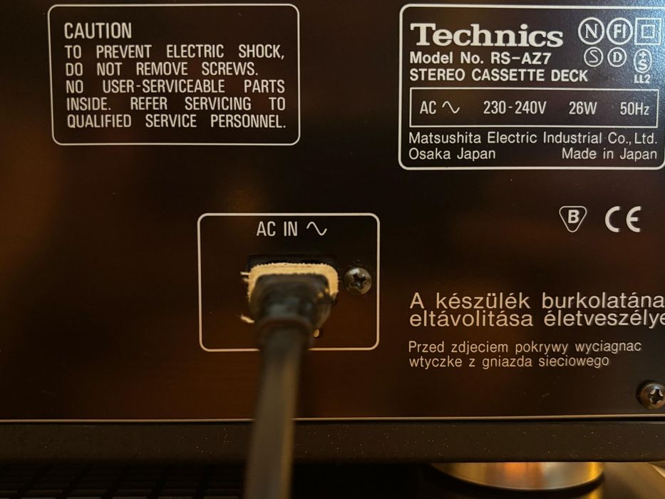 Linie Technics : Deck RS- AZ 7 ,  Amplifier A700MK3 +telecomanda , Tuner ST-GT 550 Pick up  SL-BD3