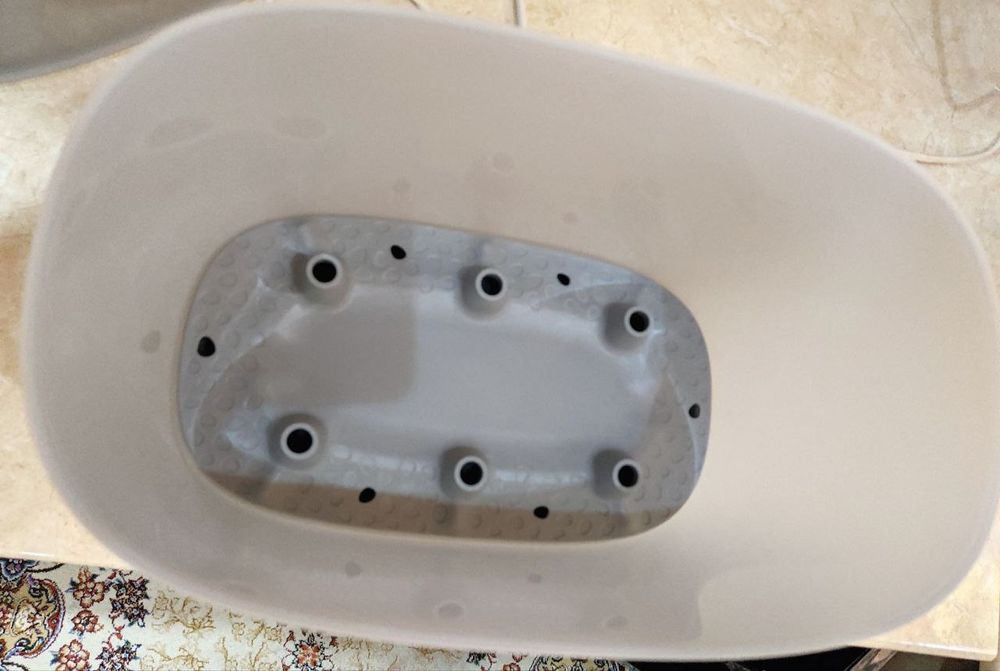 Стерилизатор  для бутылочек ,сосок и тд.