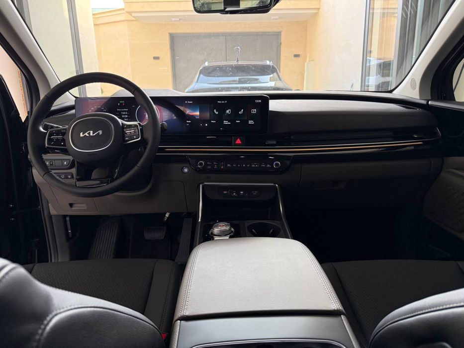 KIA Карнивал 2025 года