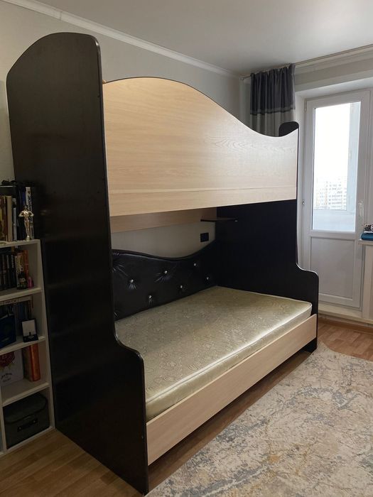 Двухъярусная кровать