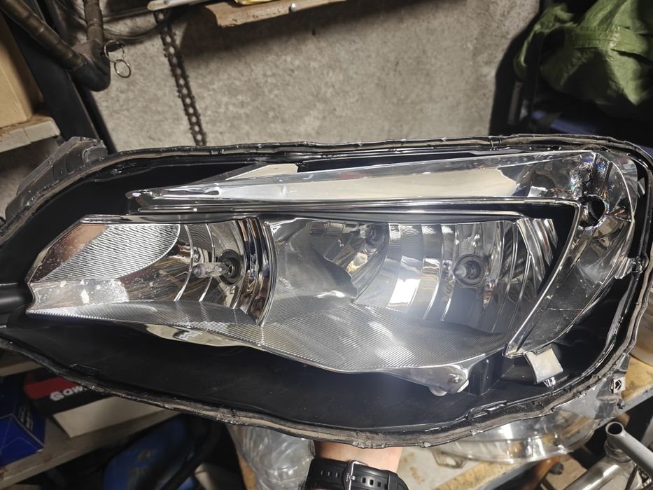 Far Opel Astra J halogen piese