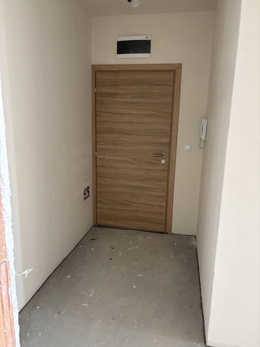 Просторен двустаен апартамент 98 кв м.