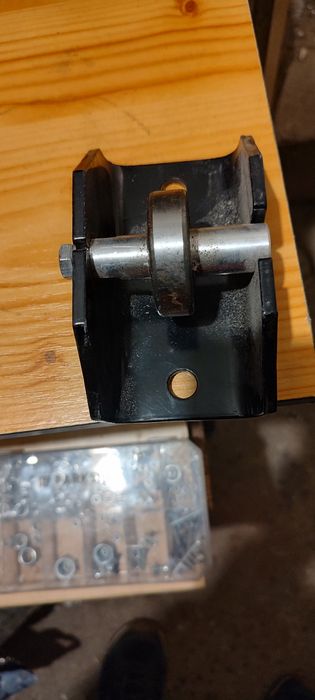 Rola role cu rulment pentru poartă culisanta