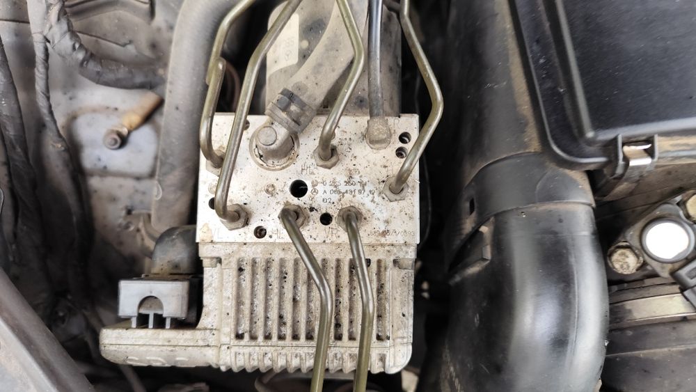 На части Мерцедес Е класа W211  ,2,2 CDI 150кс ОМ646