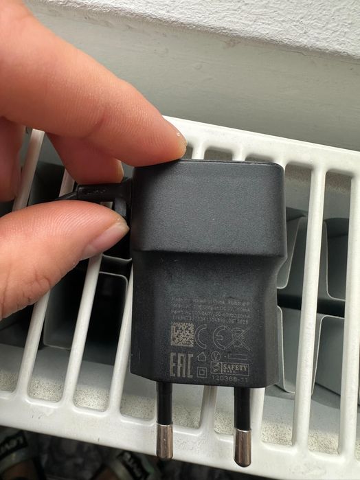 Încărcător complet original Nokia 120 mA 240 V, USB Micro-B, L =1,50cm