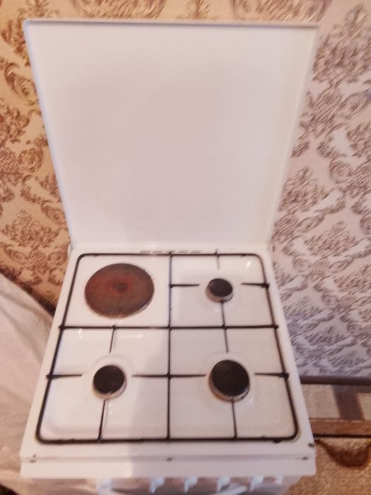 Продам газ плиту
