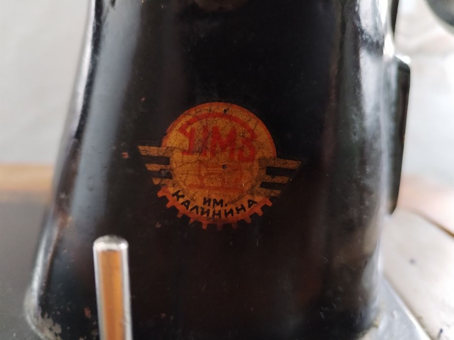 Продам две швейные машинки