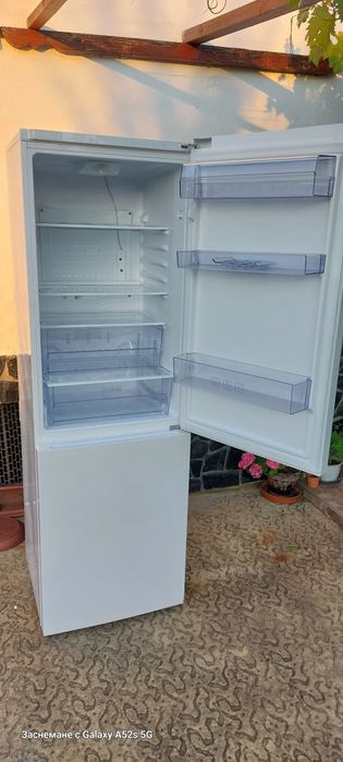 Хладилник Веко RCSA 330K30W 186см