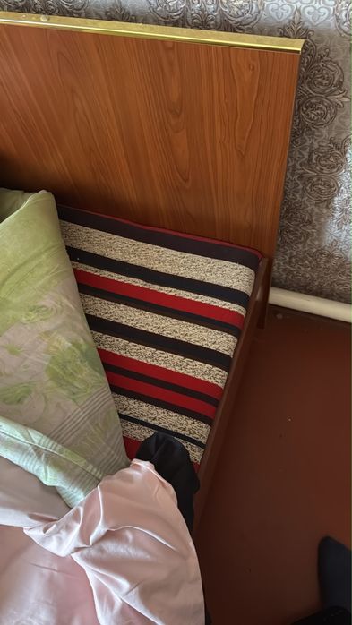 Кровать в хорошем состоянии