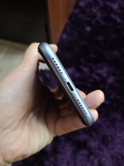 Продам айфон 11 128гб