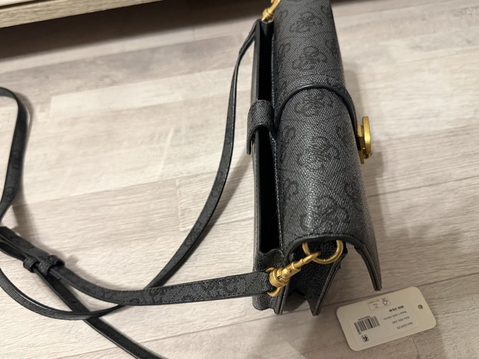 Продам сумки, guess и coach