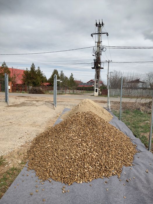 Livrez nisip pietris agregate direct din balastiera piatra drum