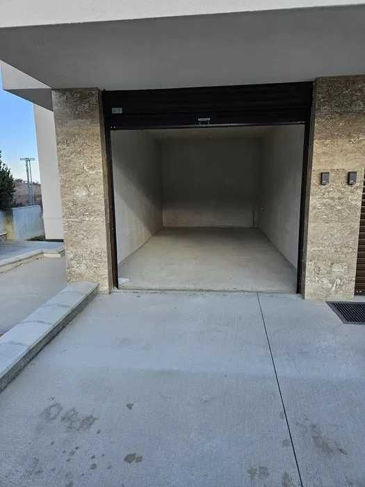 Тристаен апартамент с гараж  Асеновград!