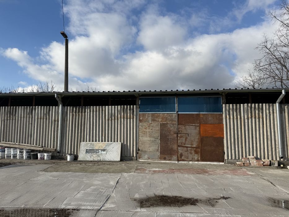 Склад 250 кв.м свободна зона русе.Става и за автосервиз