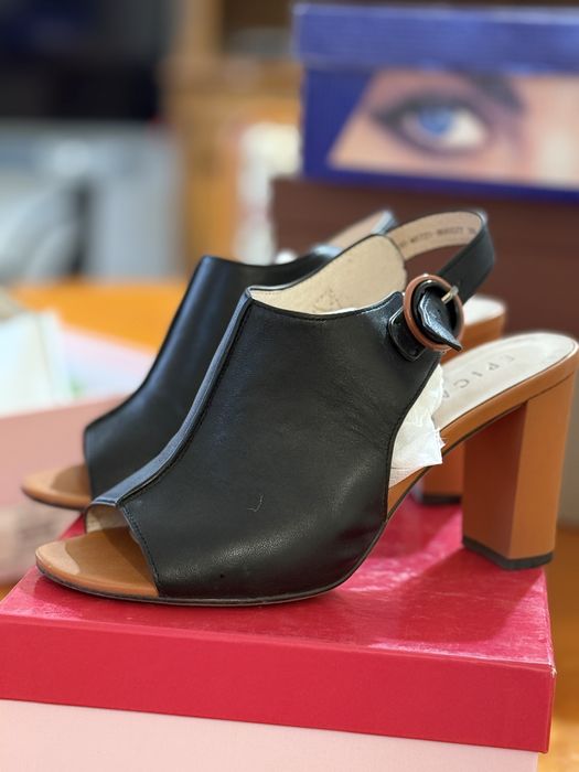 Sandale Epica aproape noi