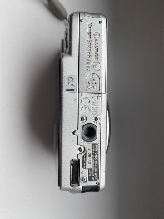 Sony  DSC W 150 super  steady shot