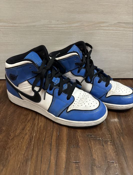 Женские кроссовки AIR JORDAN 1 MID, размер 40