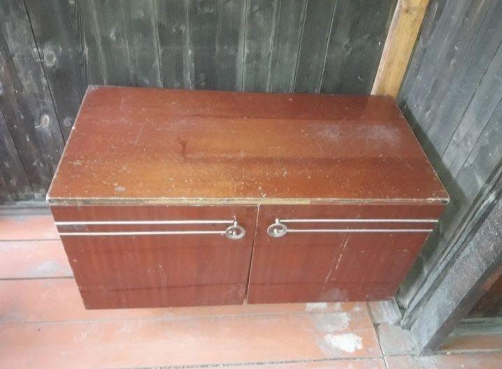 тумбочка полированная 5 000