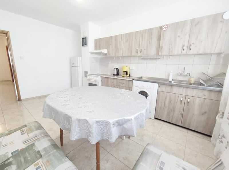 Продава се Двустаен апартамент в София, Слатина - 80 кв.м за 2075 €/кв.м - Снимка #2