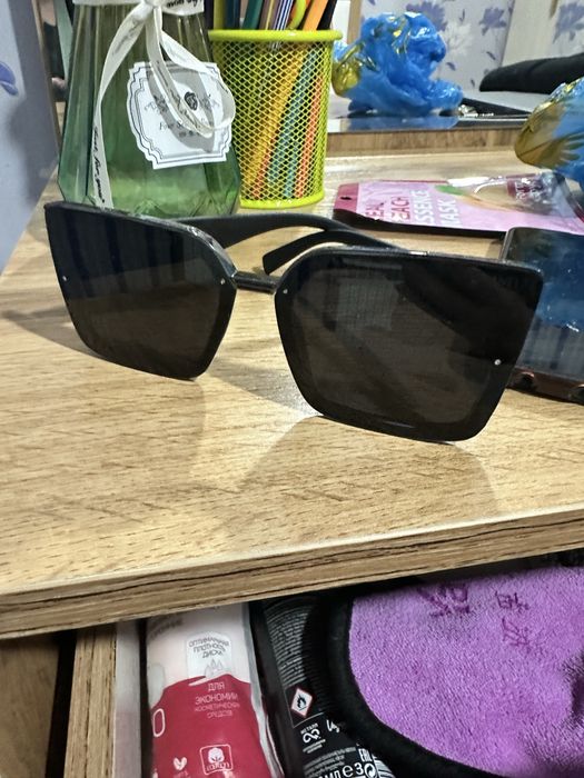 Очки солнцезащитные