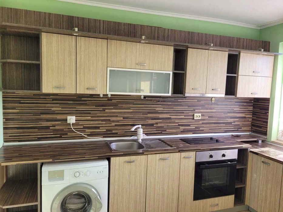 Давам апартамент под наем в Сарафово