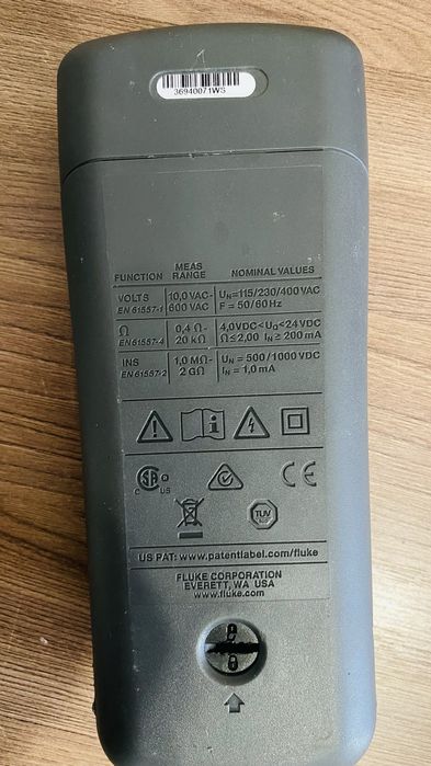 Fluke 1503 Insulation Tester. Мегаомметр