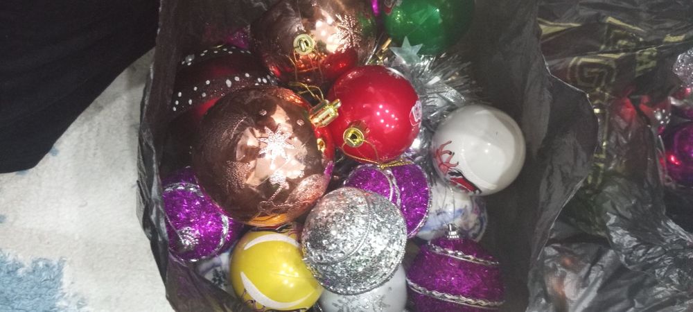 Ёлка со всеми игрушками