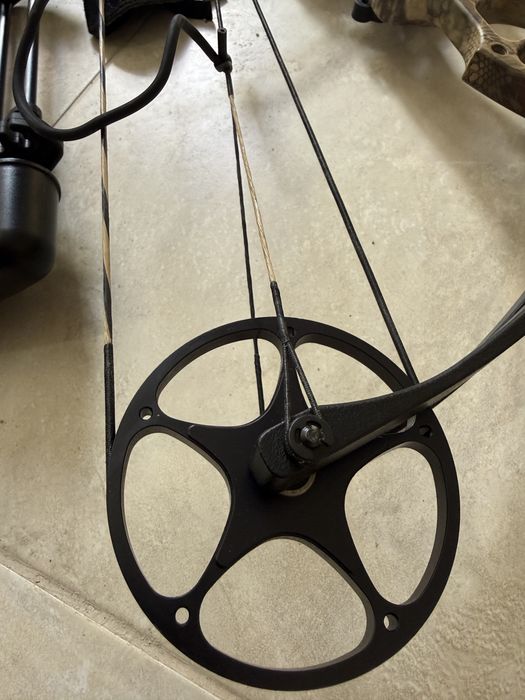 Продавам компаунден лък PSE Stinger 50 lbs – пълен комплект