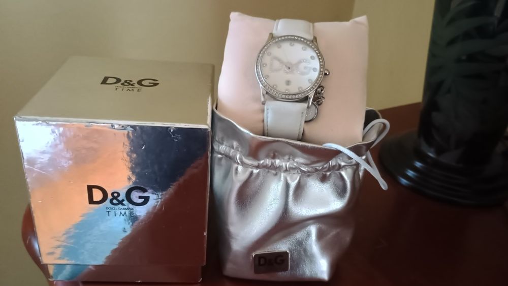 Ceas dama DG ,purtat ocazional,arata și functioneaza impecabila și fun