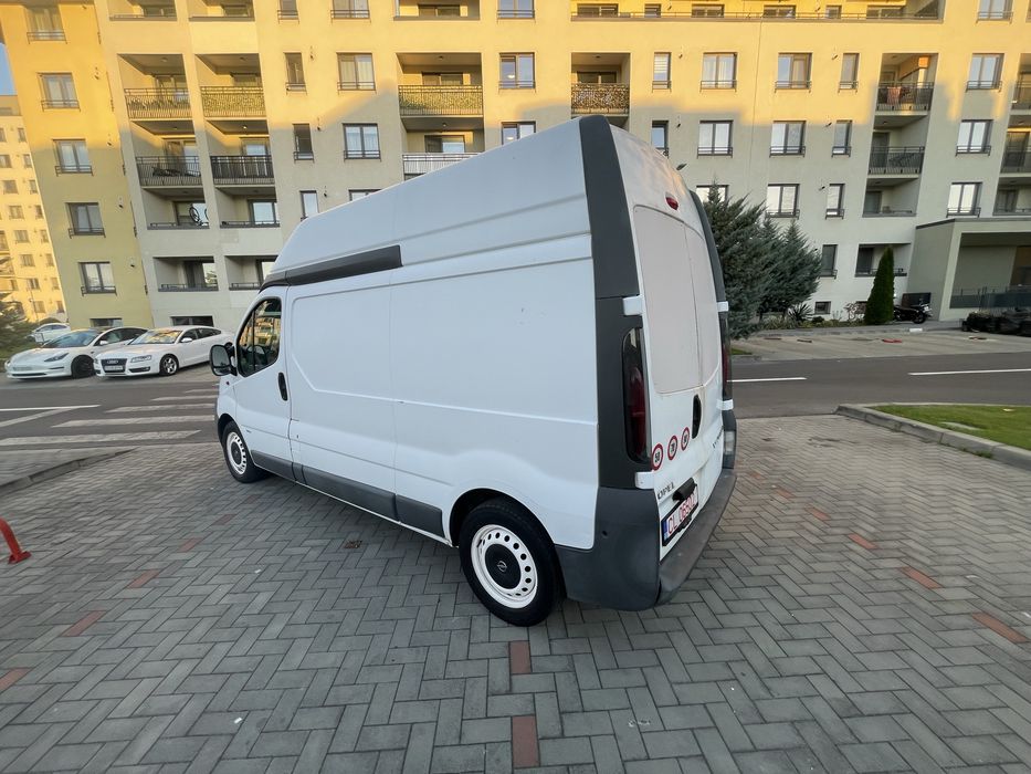 Opel vivaro 1,9 diesel  model suprainaltat si lung