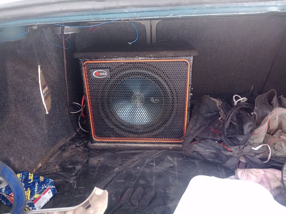 Продам саб буфер срочно