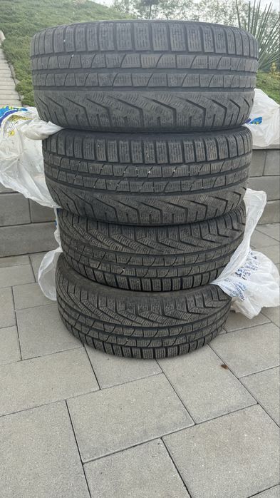Anvelope 235/45/18 Pirelli iarna