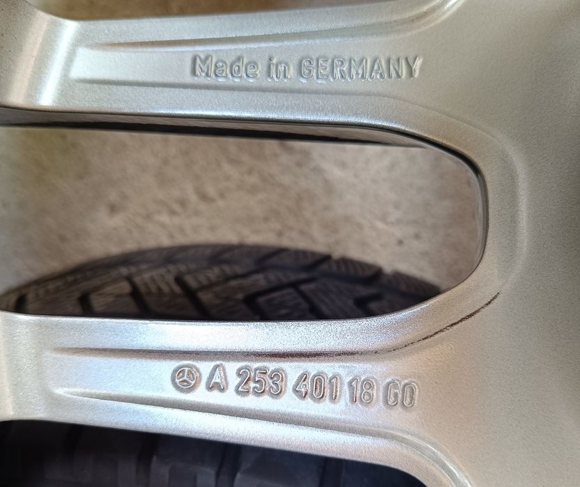 Оригинални джанти с гуми зимни 19 цола за Mercedes GLC дот 2020г