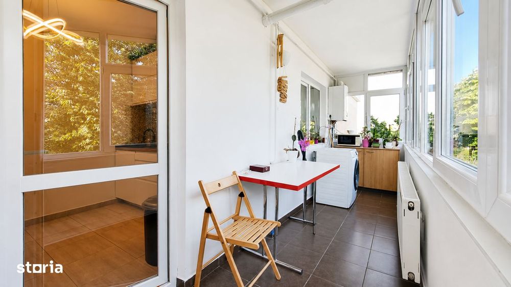 Apartament 3 camere decomandat Nicolina Prima Statie Etaj Intermediar