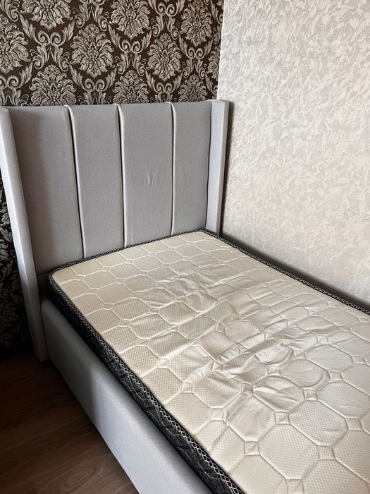 Кровать с ортопедическим матрасом