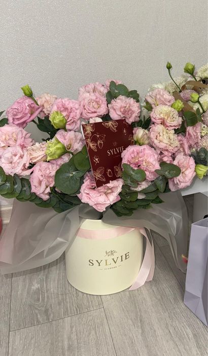 Цветы в коробке silvie