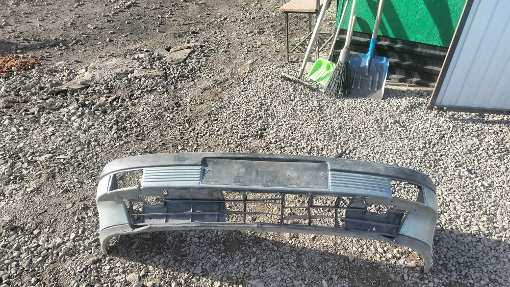 Продам передний бампер