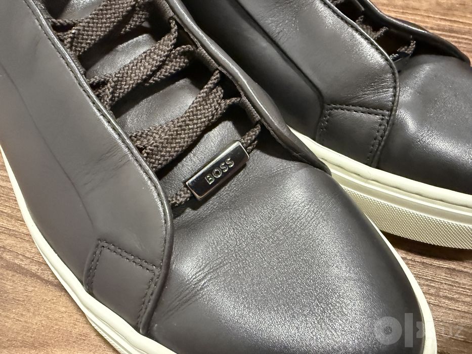 Кожаные кроссовки BOSS. Оригинал. Коричневый цвет. Отличное состояние.