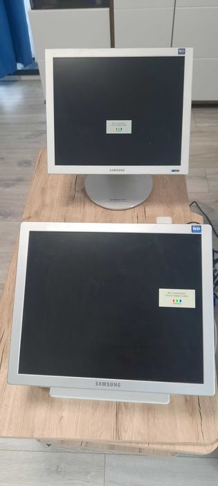 Monitor Samsung  (17 inch) - Design Premium, Ideal Office/Supraveghere
