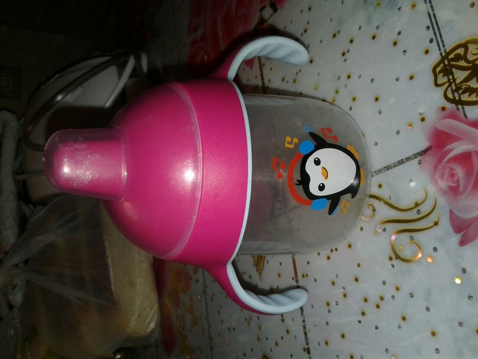 Поильник непроливайка Avent +фартучек