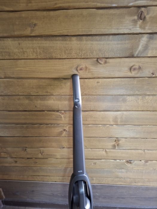 Прахосмукачка AEG