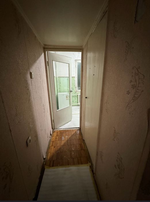 Продам 1/3/5 на Юнусабад 19 кв своя без ремонт